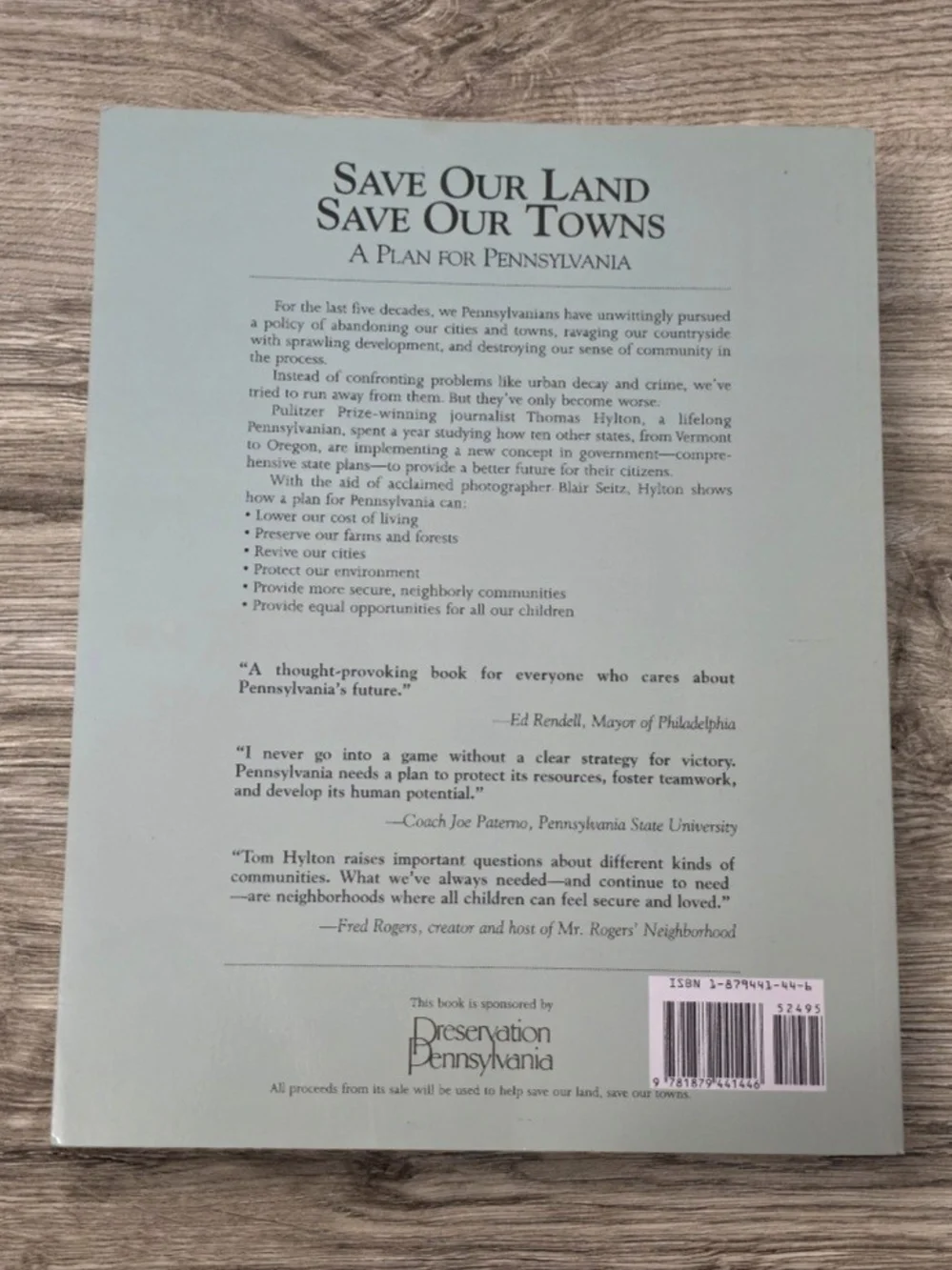 📍🗺 Save Our Land Save Our Towns - Green Cover Photography Book
